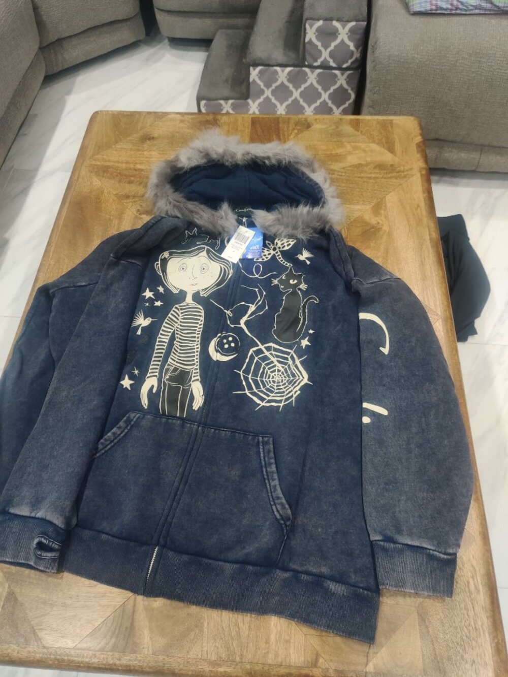 Hot Topic Coraline sweatshirt size 2x New